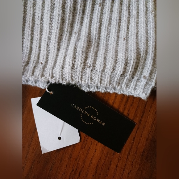 - Carolyn Rowan Ribbed Cashmere-Blend Beanie w Crystals and Faux Fur Pom P… - Picture 2 of 4